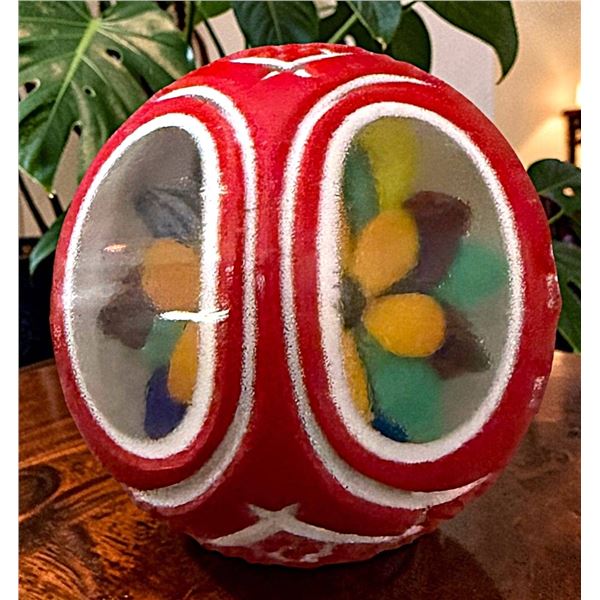 A DIVISION THREE STUDIO ARTIST PAPERWEIGHT BUTTON