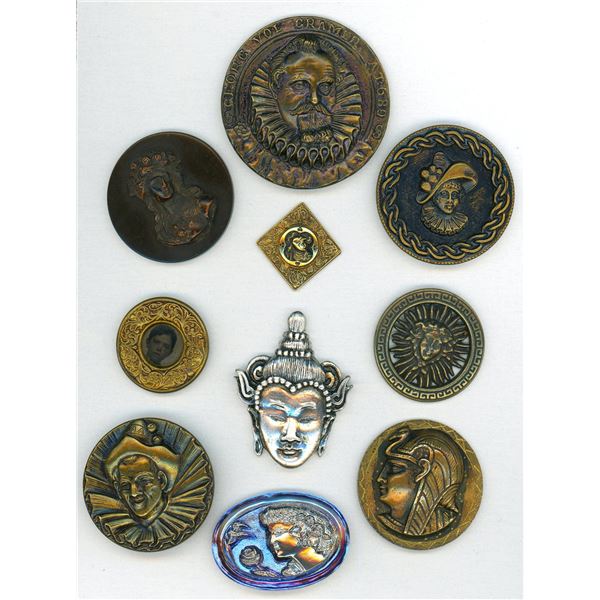 A SMALL CARD OF DIVISION 1 & 3 PICTORIAL HEAD BUTTONS