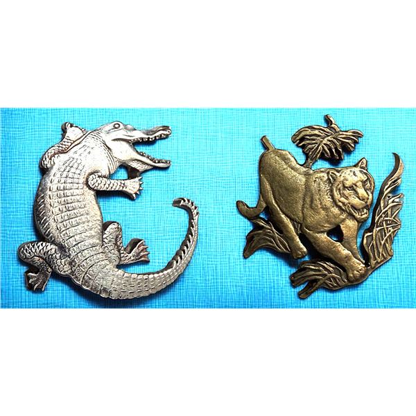 A PAIR OF HANDMADE DIVISION THREE BUTTONS