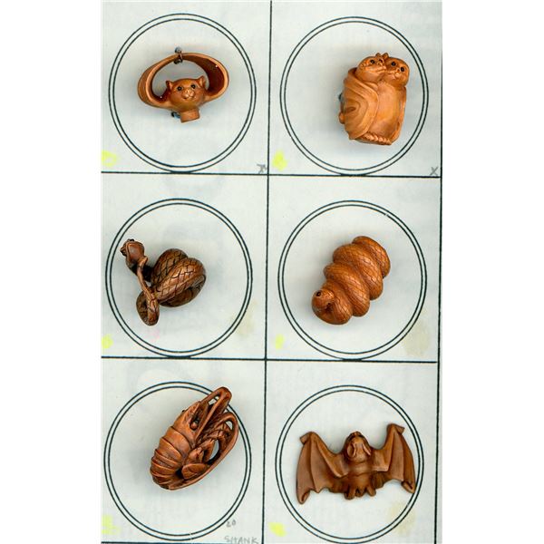 A SMALL SELECTION OF DIV. 3 REALISTIC ANIMAL BUTTONS