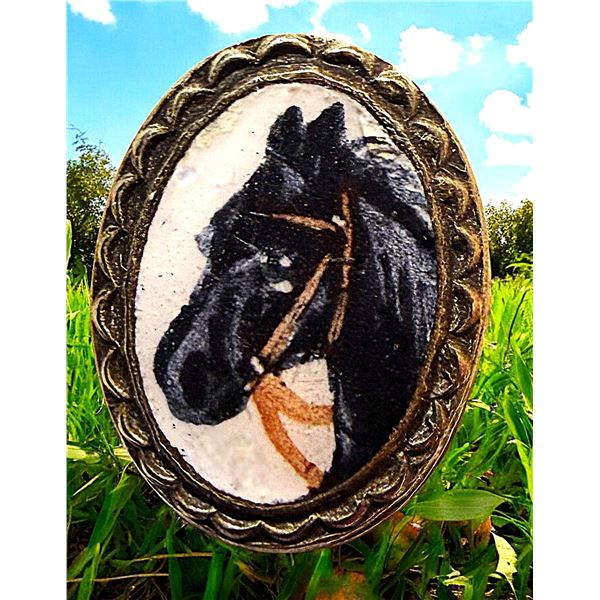 A DIVISION ONE HAND PAINTED ENAMEL PICTORIAL BUTTON