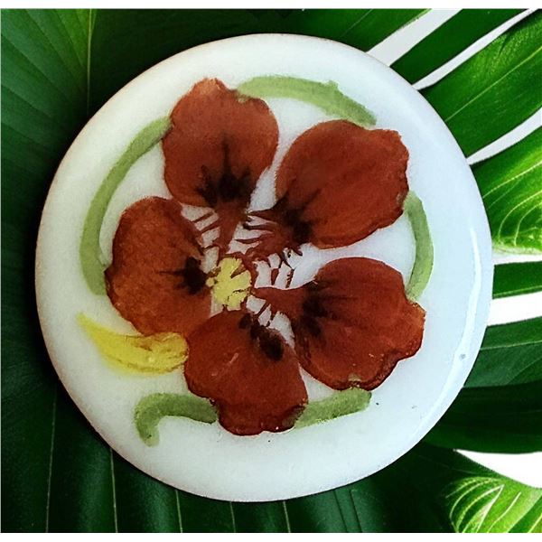 A DIVISION ONE BACKMARKED PICTORIAL PORCELAIN BUTTON