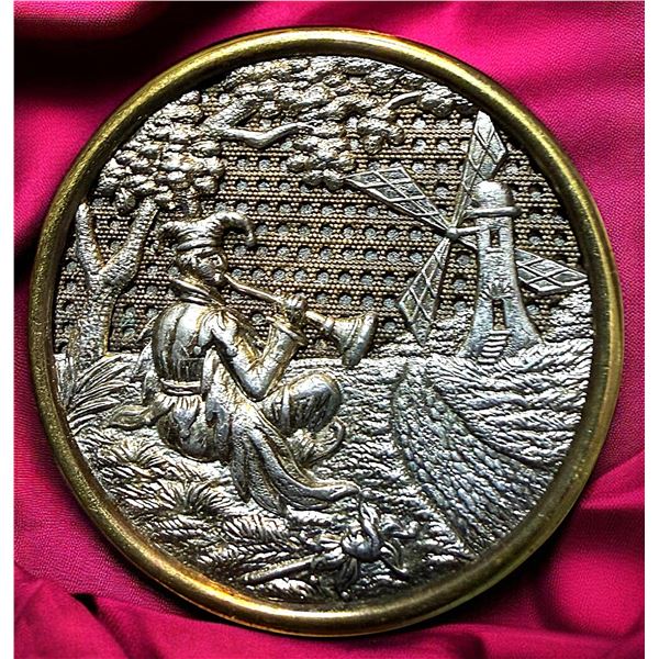 A DIVISION ONE TWO METAL PICTORIAL BUTTON