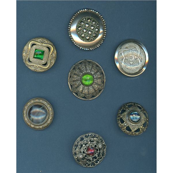 A SMALL CARD OF DIVIDION ONE LARGE JEWEL BUTONS