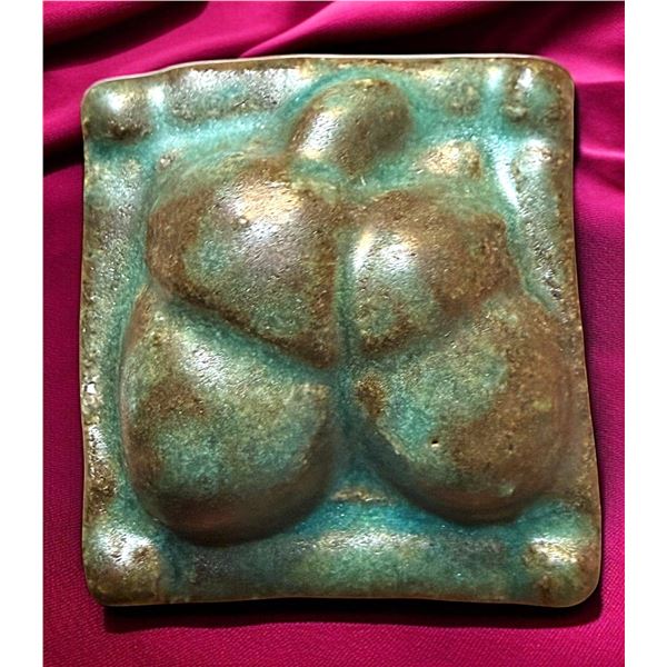 A DIVISION THREE STUDIO ARTIST BUTTON