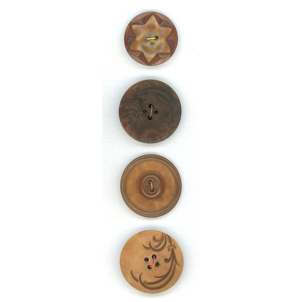 A SMALL CARD OF DIVISION 1 VEG. IVORY BUTTONS