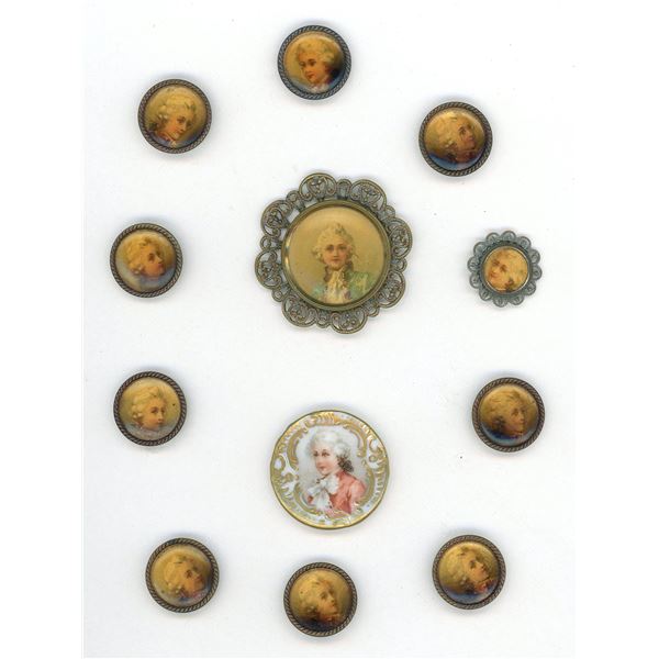 A SMALL CARD OF DIVISION ONE HEAD BUTTONS