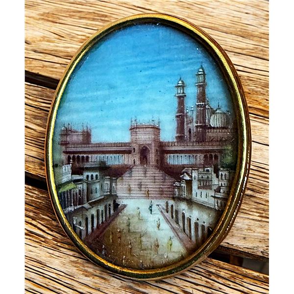 A DIVISION ONE HAND PAINTED SCENE IN GOLD BUTTON