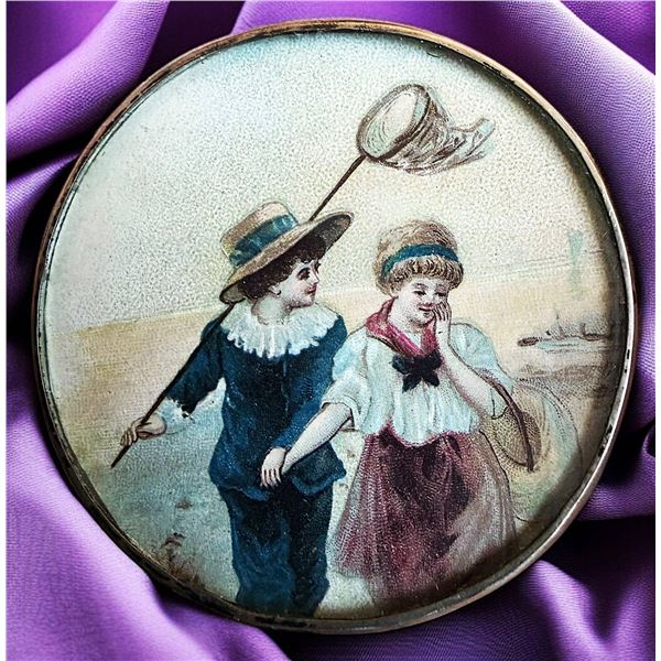 A DIVISION ONE PICTORIAL UNDER GLASS BUTTON