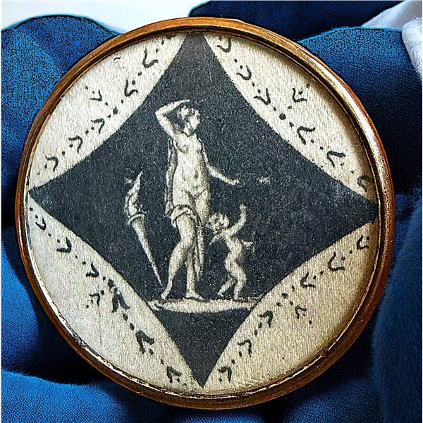 A DIVISION ONE PICTORIAL UNDER GLASS BUTTON