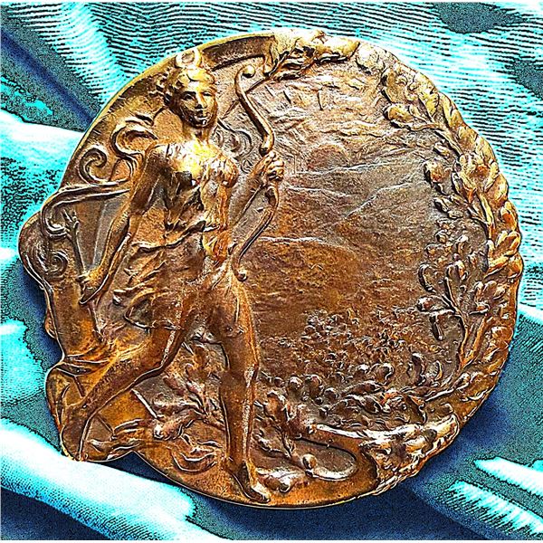 A DIVISIOJ ONE PICTORIAL LOW RELIEF FIGURAL BUTTON