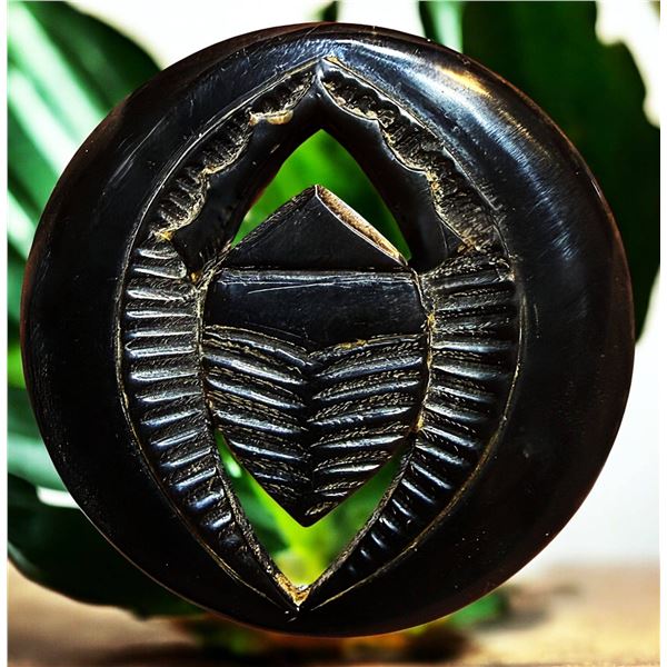 A DIVISION ONE FRENCH DESIGNER PICTORIAL BUTTON