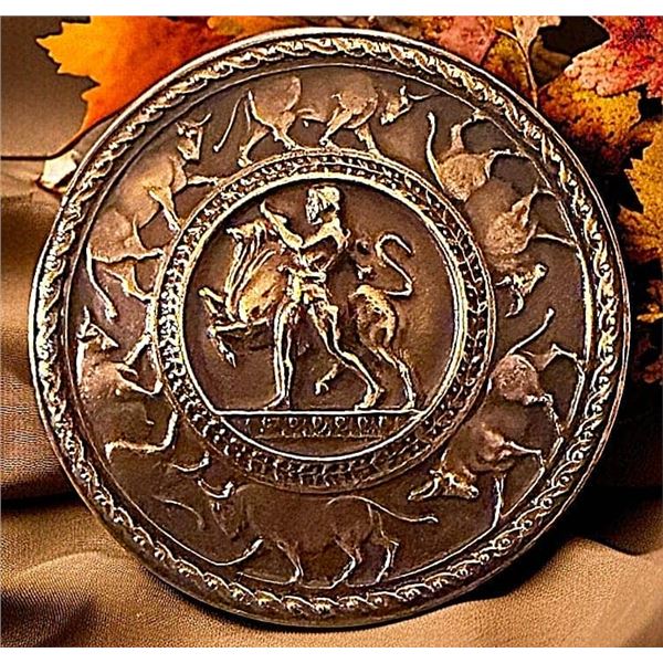 AN INCREDIBLE DIVISION ONE PICTORIAL BUTTON