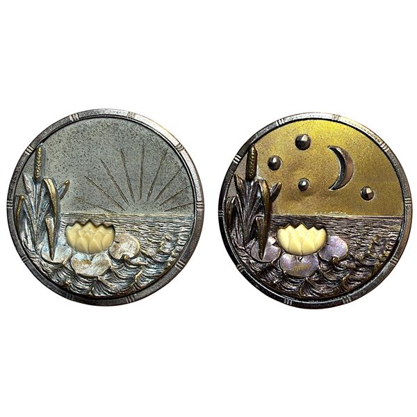 A RARE PAIR OF DIVISION ONE PICTORIAL BUTTONS