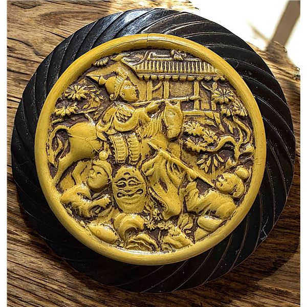 A DIVISION ONE TWO COLOR PICTORIAL CELLULOID BUTTON