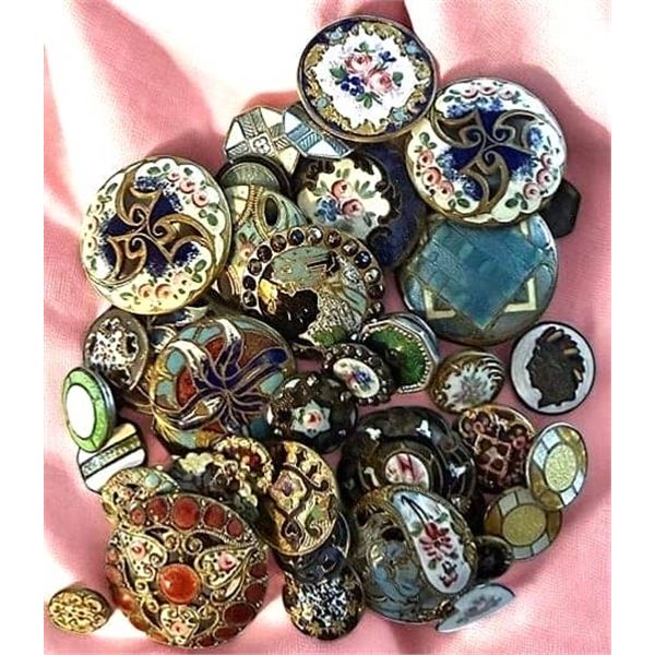 A BAG LOT OF DIVISION ONE ENAMEL BUTTONS