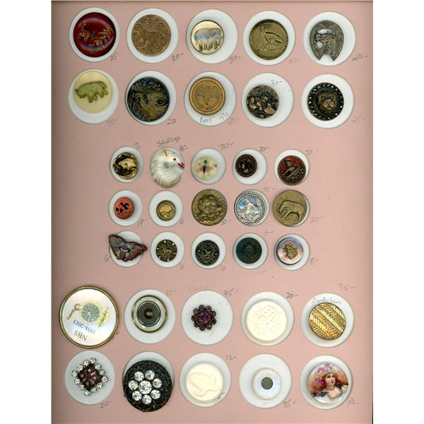 A CARD OF DIVISION 1 & 3 ASSORTED MATERIAL BUTTONS