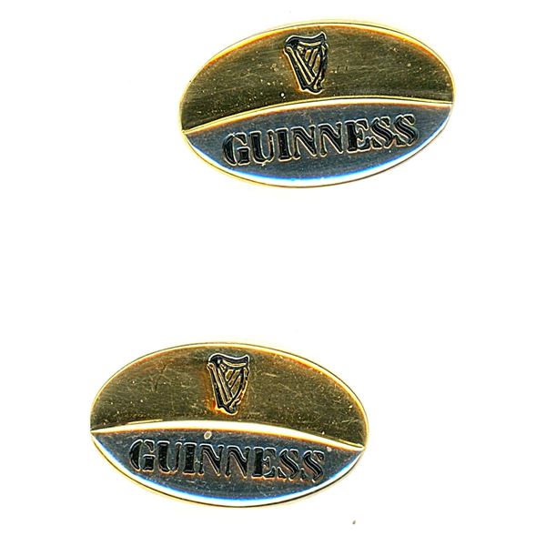 A SMALL CARD OF BRANDE RELATED ADVERTISING BUTTONS