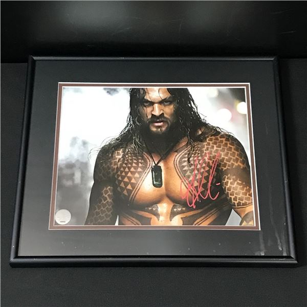 JASON MAMOA SIGNED AND FRAMED AQUAMAN 8X10 - KB COA
