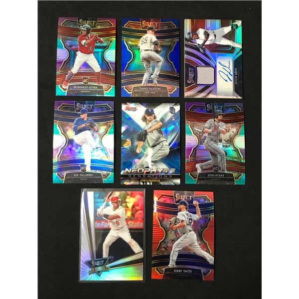 LOT OF 8 BASEBALL TRADING CARDS INCLUDING 1 SIGNED
