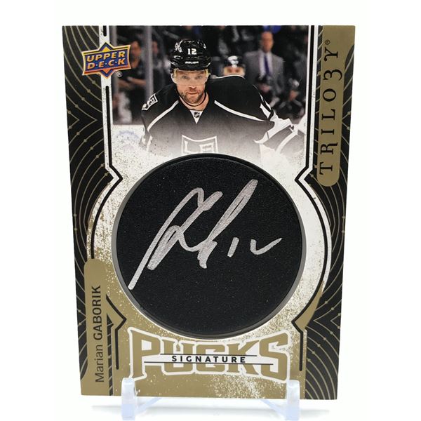 2017-18 UPPER DECK TRILOGY HOCKEY SIGNATURE PUCKS MARIAN GABORIK SIGNED TRADING CARD