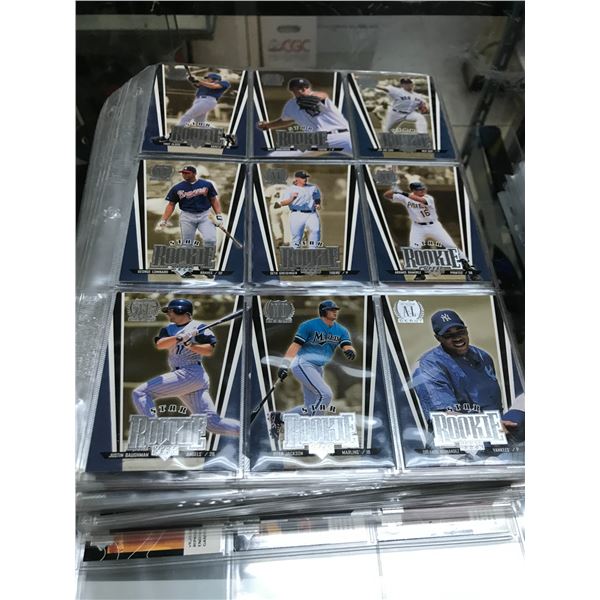LOT OF BASEBALL TRADING CARDS IN SLEEVES