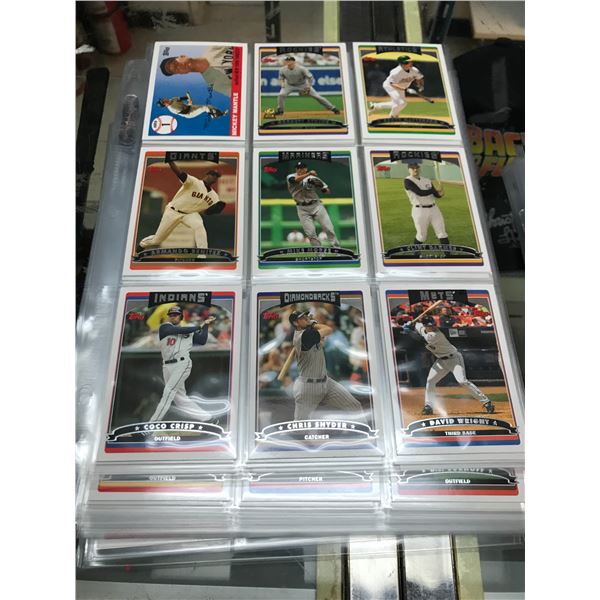 LOT OF BASEBALL TRADING CARDS IN SLEEVES