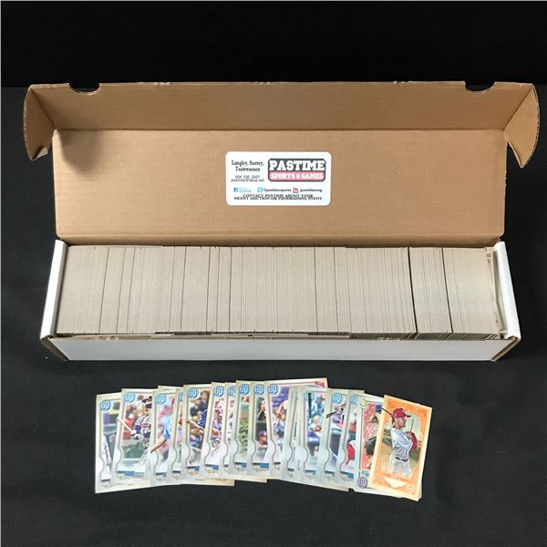 BOX OF MIXED BASEBALL TRADING CARDS