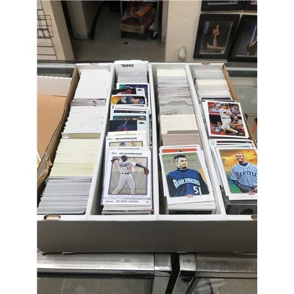 1 LARGE BOX OF MIXED TRADING CARDS