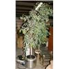 Image 1 : 7 ft Artificial Tree