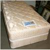 Image 1 : Serta Simmons Twin Mattress & Boxspring