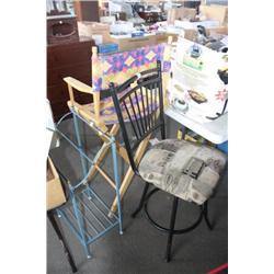 Lot of 2 miscellaneous chairs and small blue wire