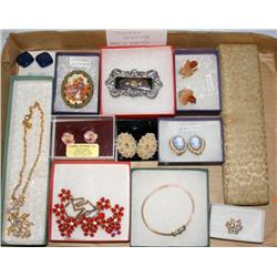 Lot of Vintage & Antique Costume Jewelry