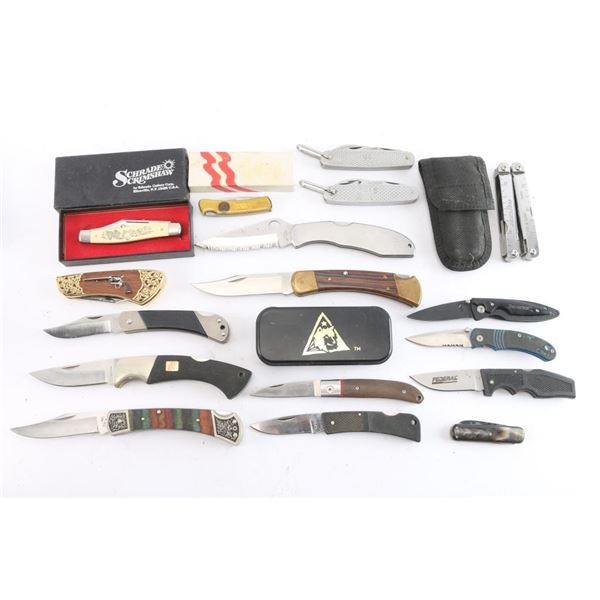 Lot of Folding Knives