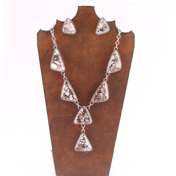 Navajo Wild Horse Magnesite Necklace