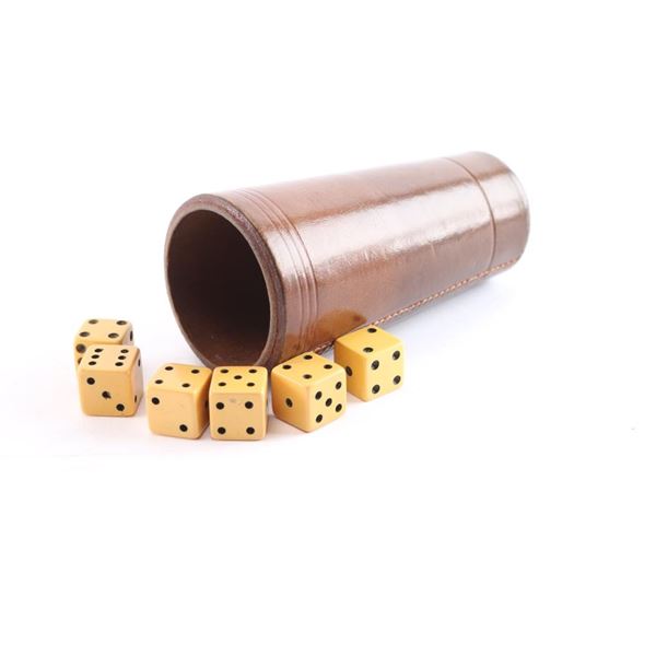 Leather Dice Shaker With 6 Dice.