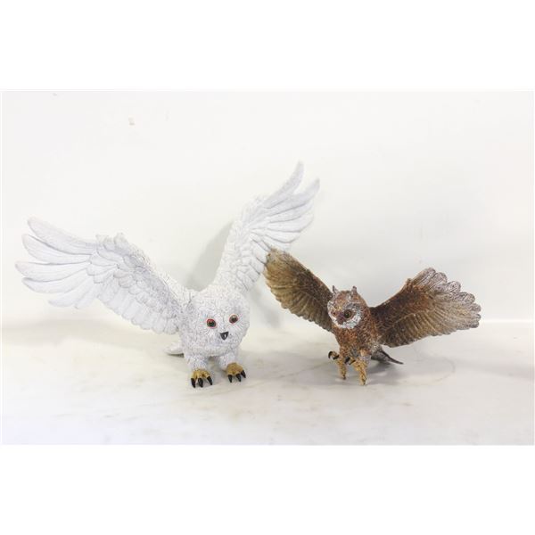 TOUGH HEAVY PLASTIC OWLS, 8"WIDE & 11" WIDE, TOY