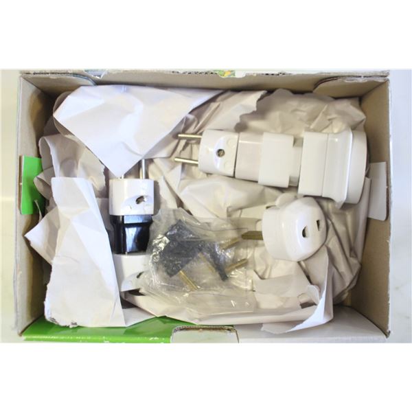 TRAVEL ELECTIRCAL PLUG ADAPTERS IN BOX