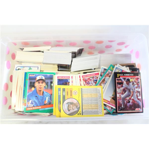 BOX OF ESTATE SPORTS CARDS