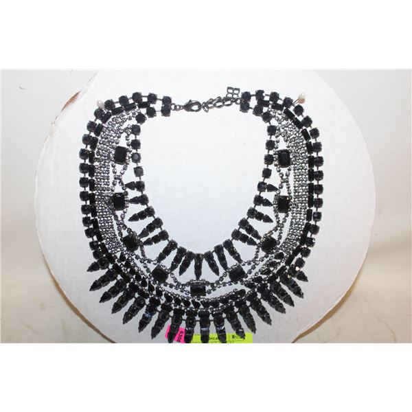 VINTAGE NECKLACE JEWELRY