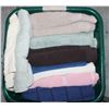 Image 1 : 12 BATH TOWELS