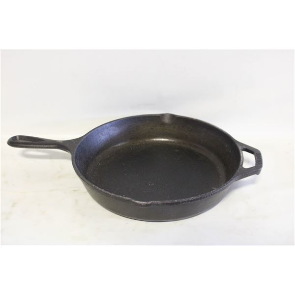 LODGE CAST IRON SEASONED 12 INCH FRY PAN