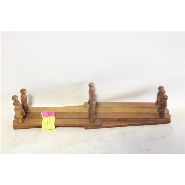 VINTAGE ACCORDION STYLE WOOD WALL HANGER