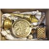Image 1 : VINTAGE DECORATIVE METALWARE LOT