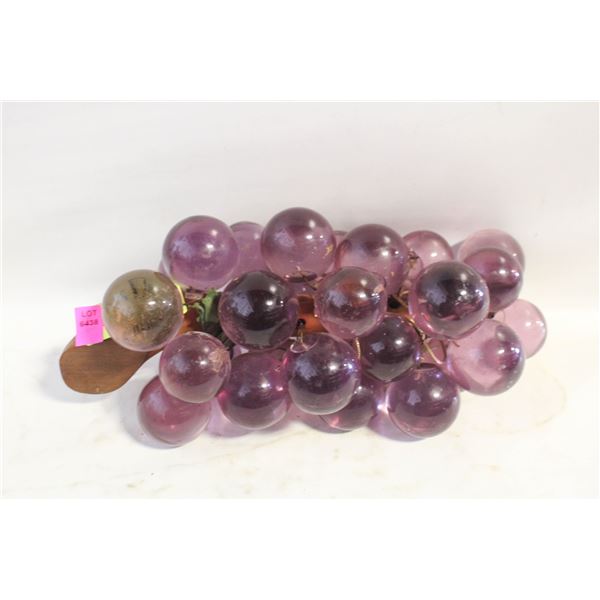 VINTAGE LUCITE GRAPES BUNCH, LAVENDER