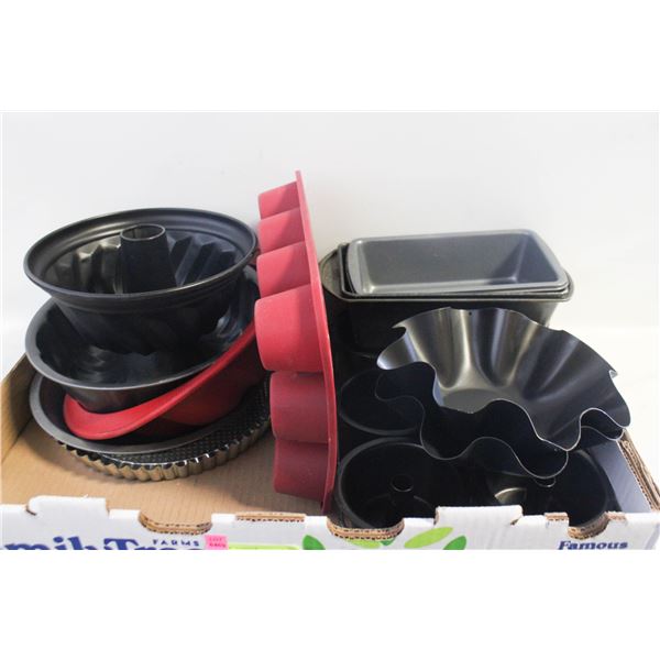 FLAT OF BAKING PANS