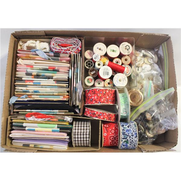 FLAT OF MISC SEWING ITEMS INC THREAD, PIPING,