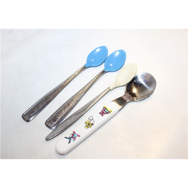 VINTAGE CHILDREN UTENSILS