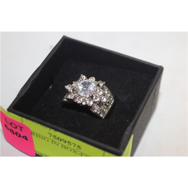 ESTATE RING IN BOX-ESTATE