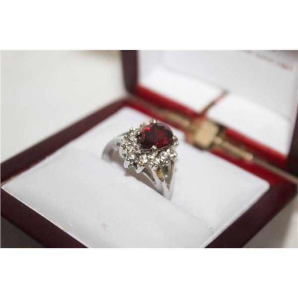 ESTATE RING IN BOX-ESTATE